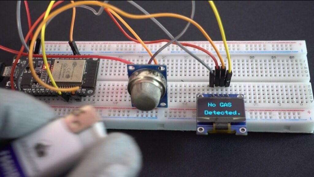 esp32-oled-mq135-sensor-circuit-experiment-gas-monitoring