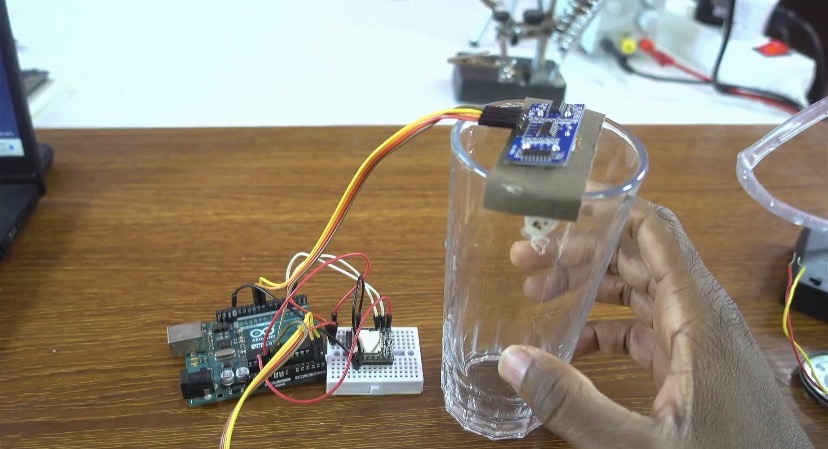hc-sr04-ultrasonic-cup-glass-arduino-dfplayer-mini