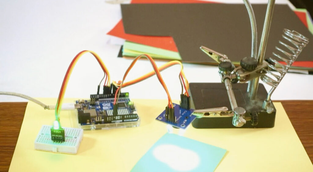 detecting-green-color-tcs3200-arduino-uno-r4-wifi