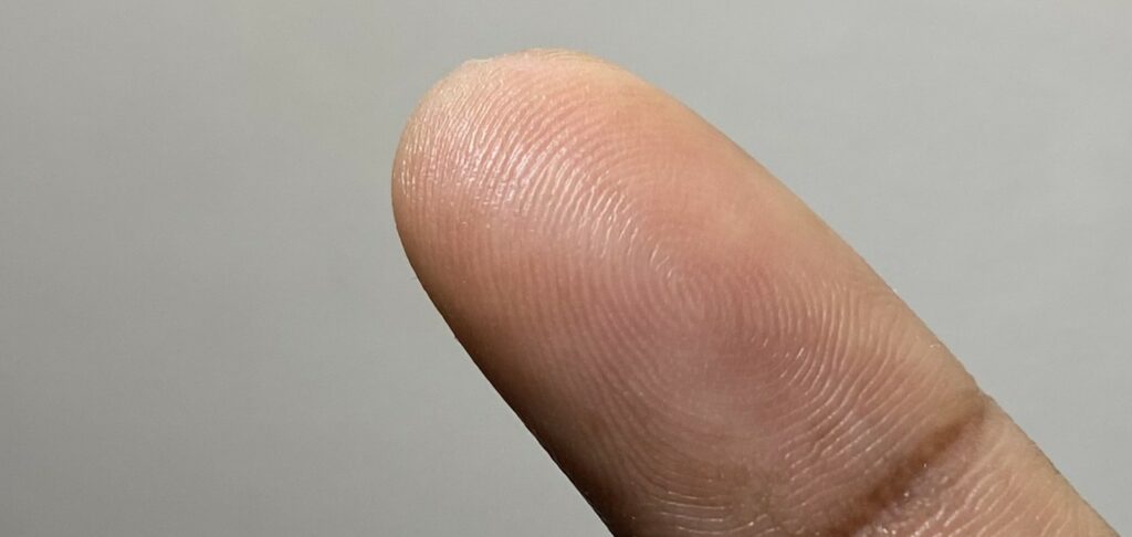 fingerprint-finger-friction-ridges-valleys-surface